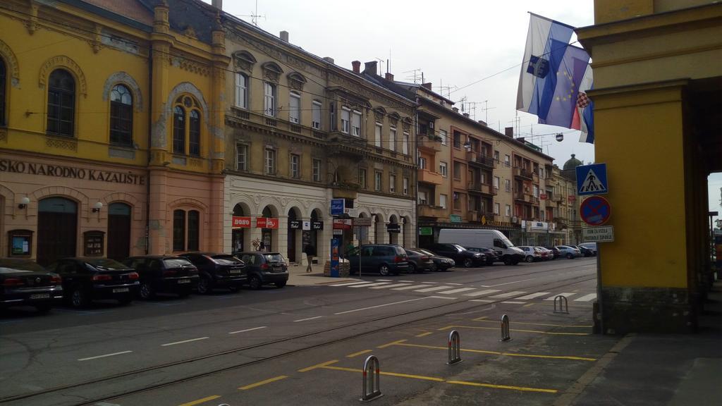 Apartment Downtown Osijek Exterior foto